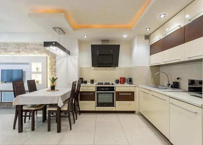 Golden Apartments Warsaw - Top Location - Grzybowska 5